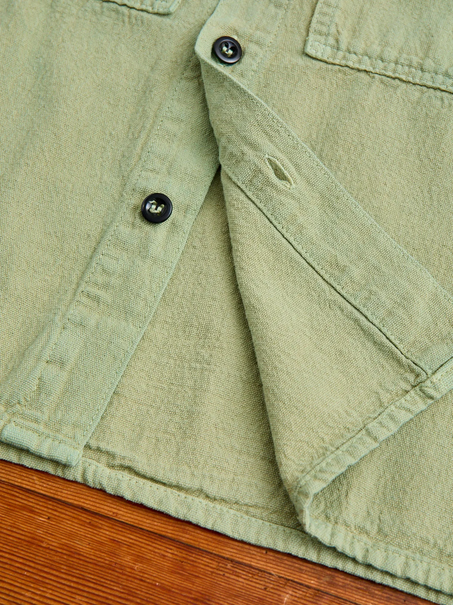 479 Short Sleeve Square Tail Yoke Shirt in Khaki