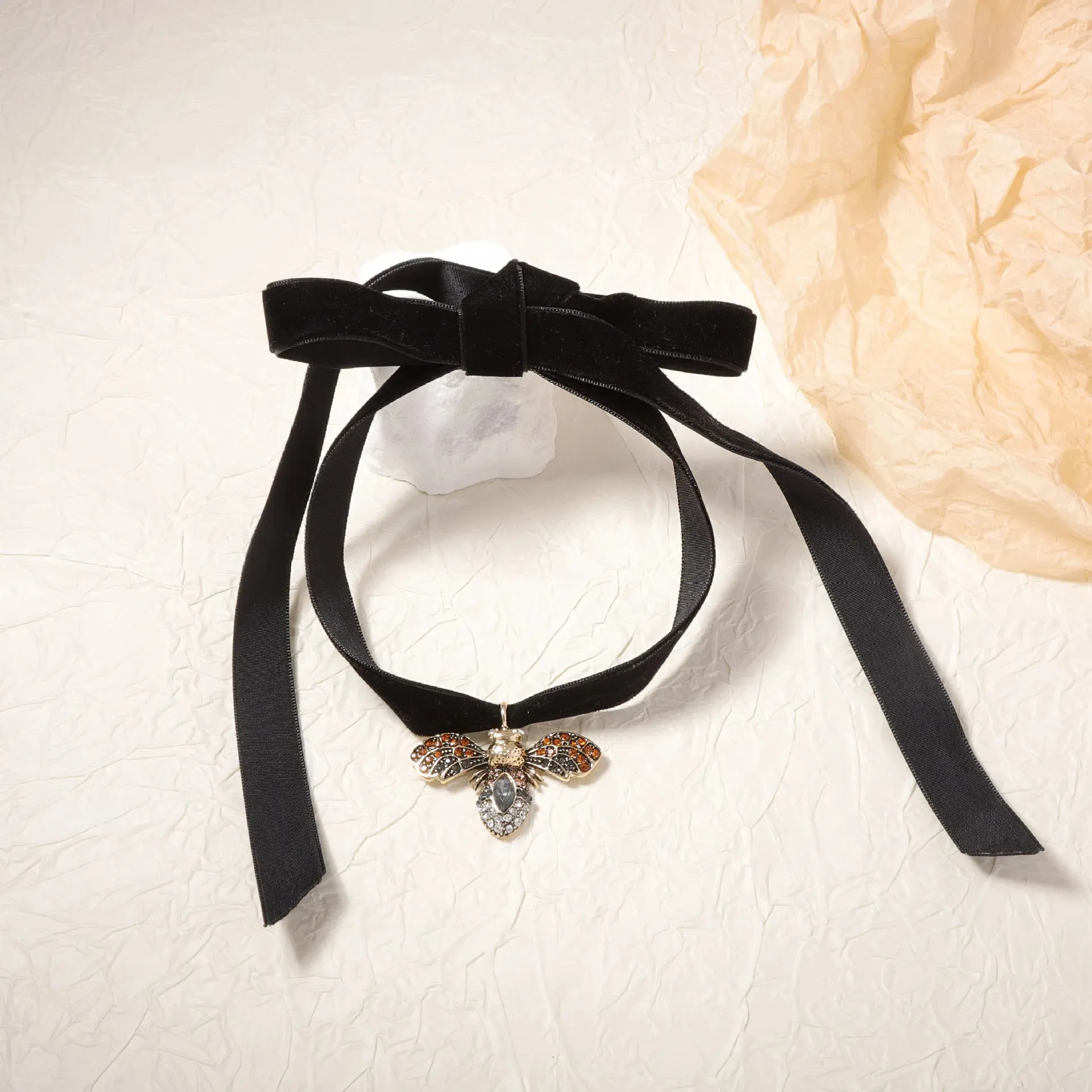 Buggy- the Insect Pendant Velvet Ribbon Necklace