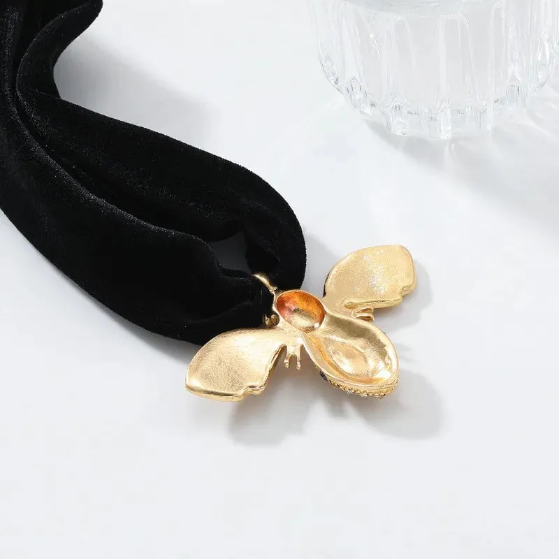 Buggy- the Insect Pendant Velvet Ribbon Necklace