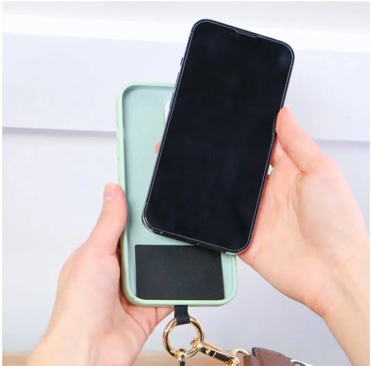 Clip & Go Strap With Pouch - Black
