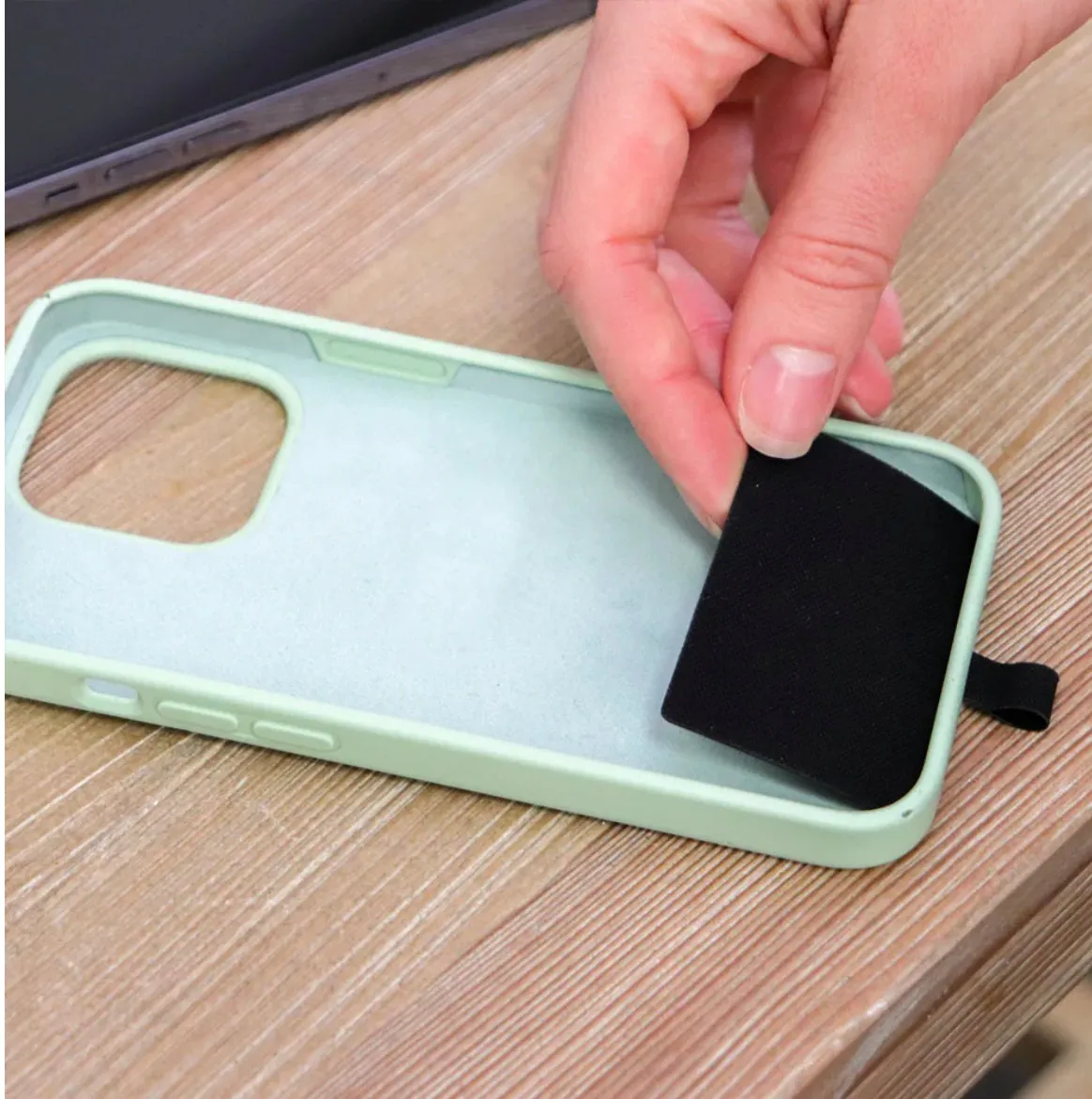 Clip & Go Strap With Pouch - Black