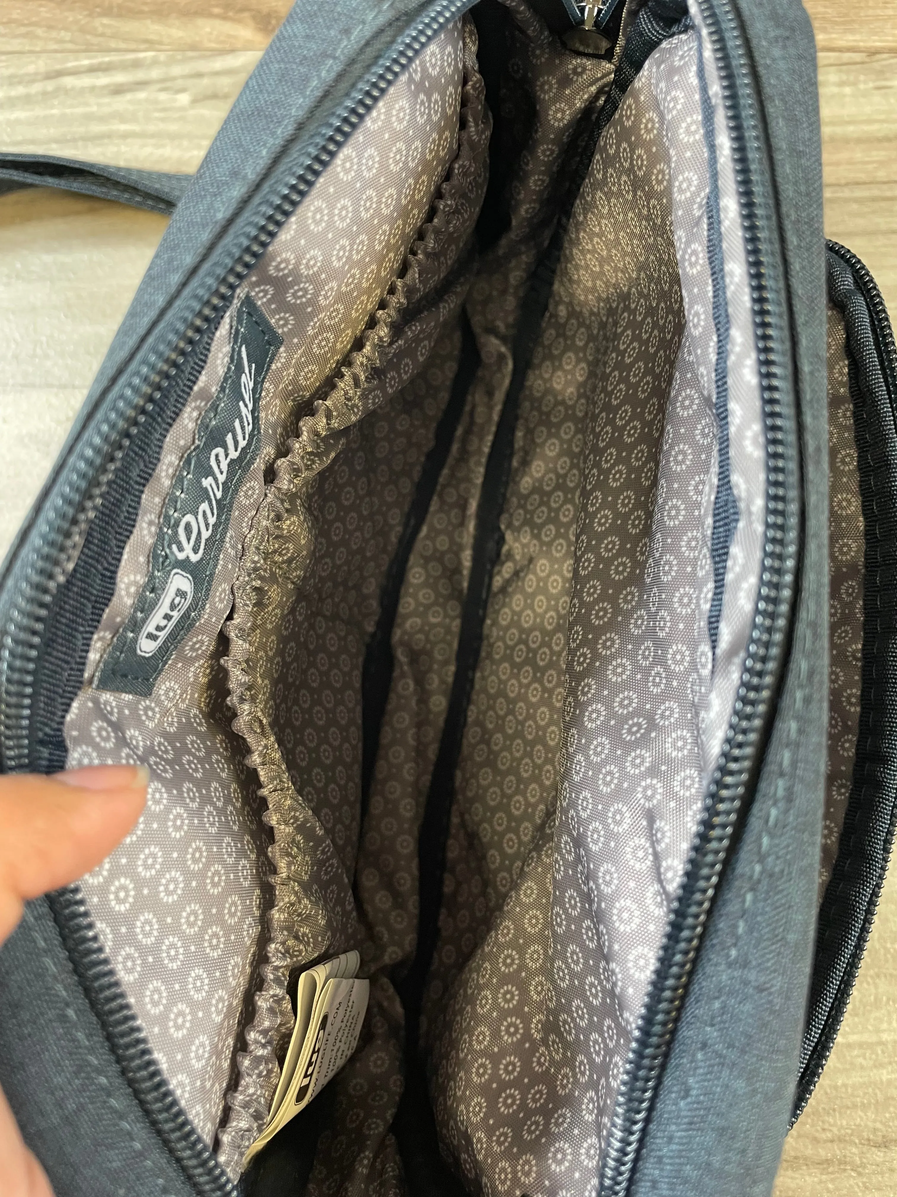 Crossbody By Clothes Mentor, Size: Medium