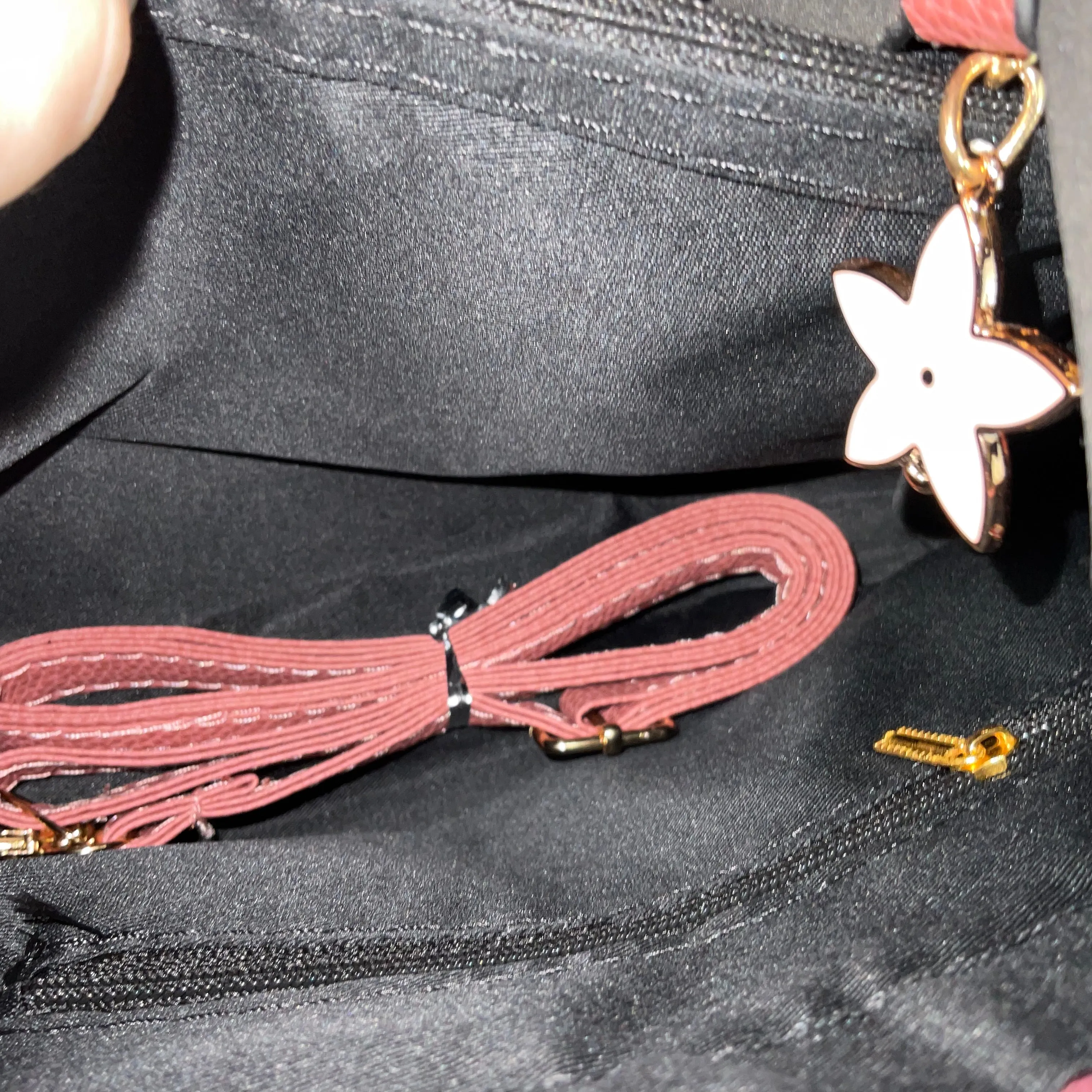 Crossbody By Clothes Mentor, Size: Medium