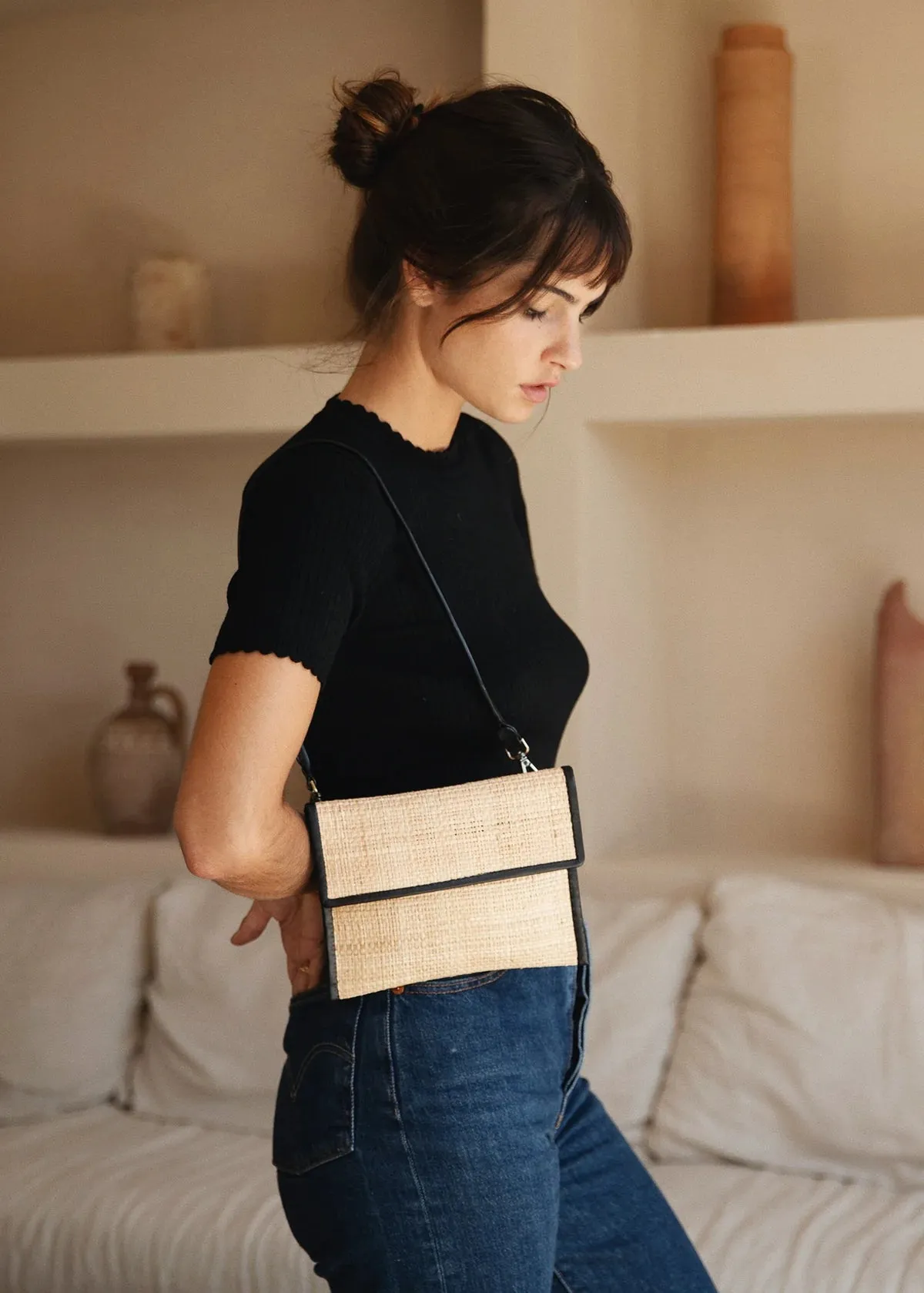 Larita Clutch - Black raffia