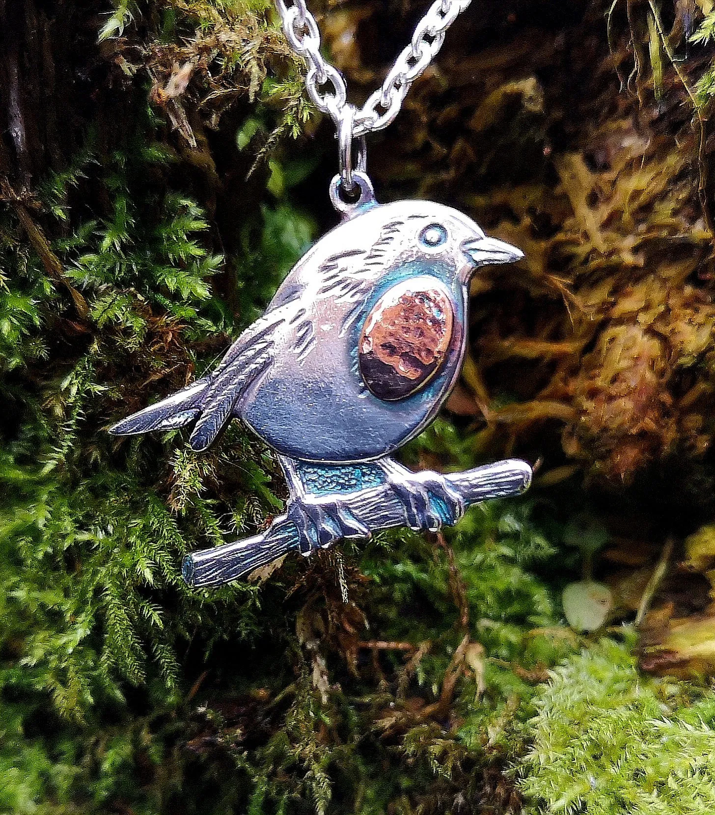 Robin Red Breast Pendant, An Spideog