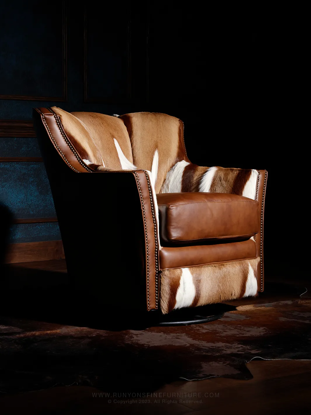 Springbok Sunset Leather Swivel Chair