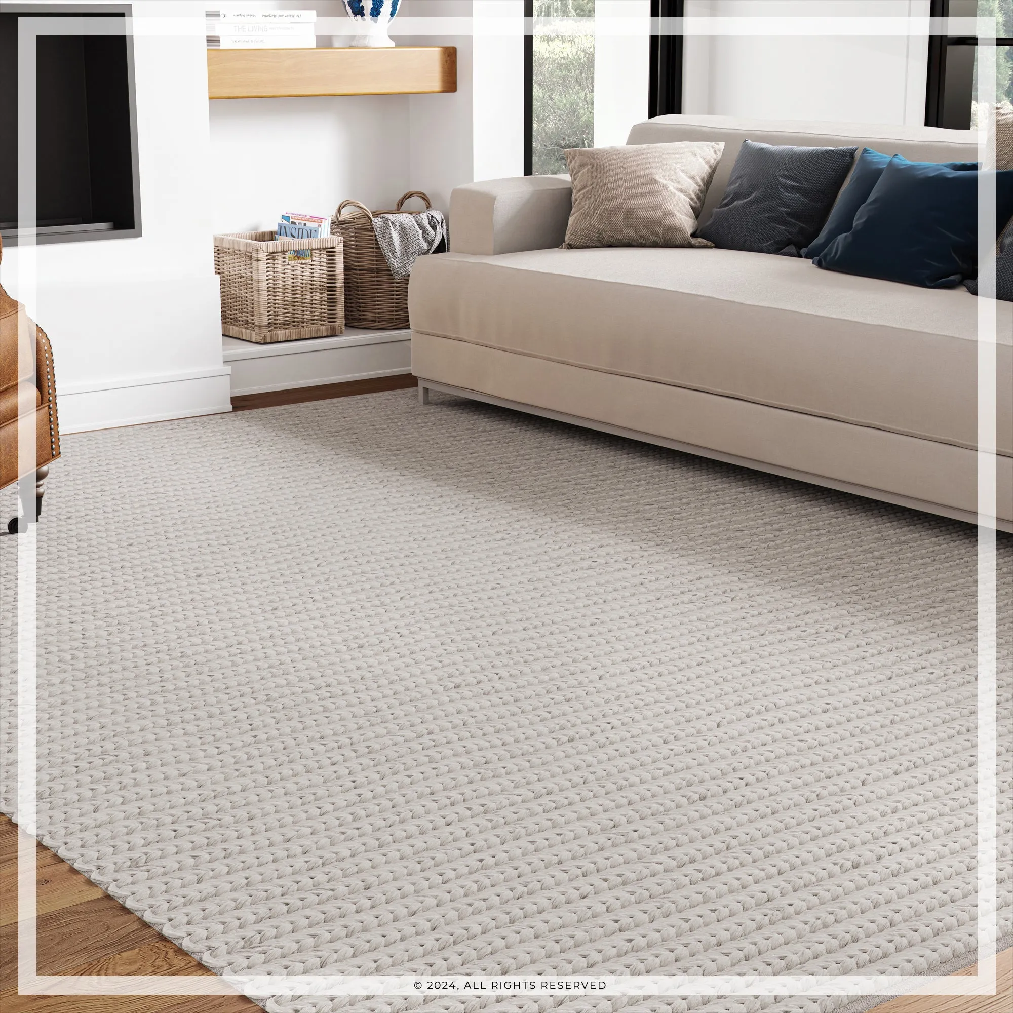 UER0100 Luxury Braided Natural and Synthetic Blend Plush-Pile Rug
