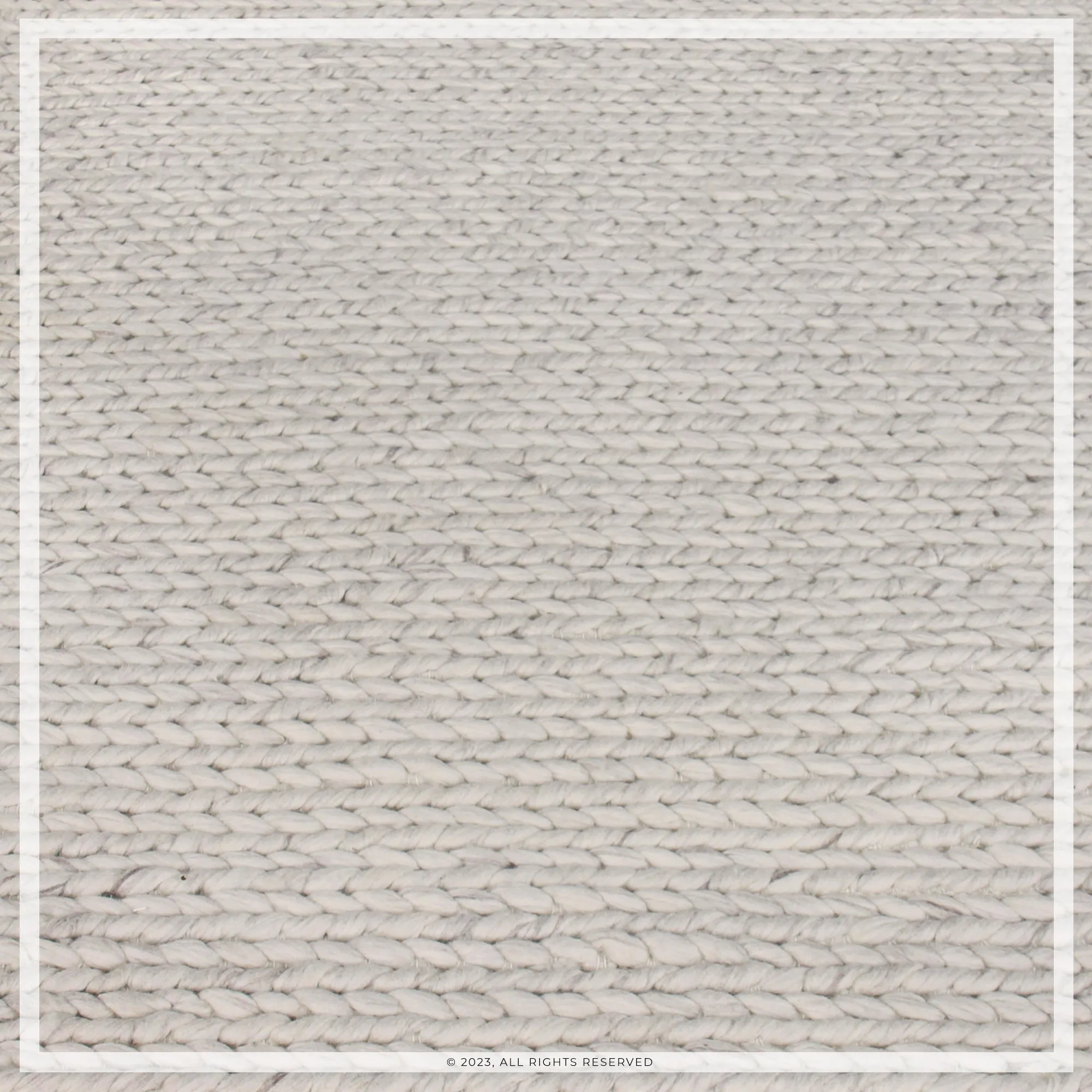 UER0100 Luxury Braided Natural and Synthetic Blend Plush-Pile Rug