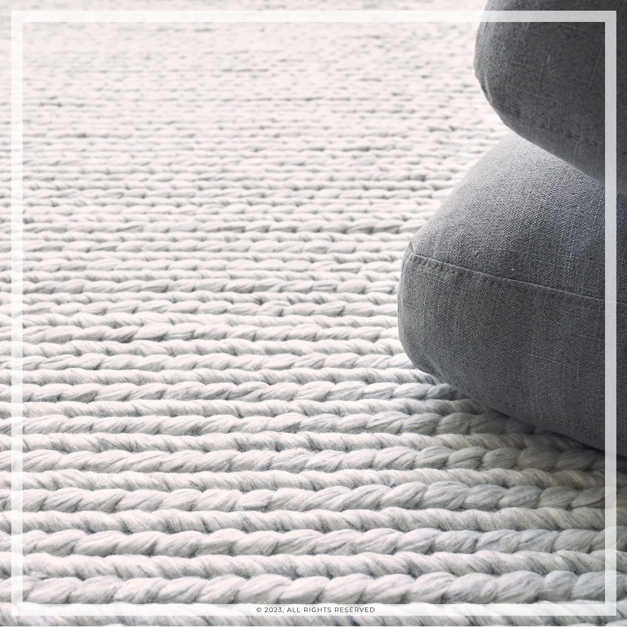 UER0100 Luxury Braided Natural and Synthetic Blend Plush-Pile Rug